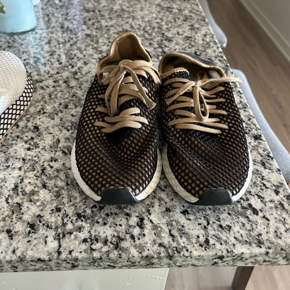 Deerupt Adidas - Picture 2 of 2